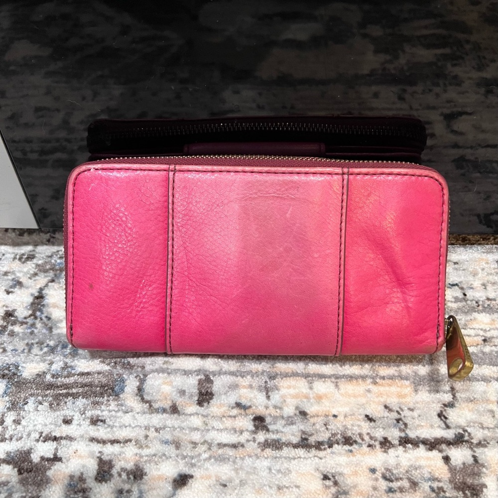 Fossil Pink Explorer Women's Wallet - Picture 4 of 10